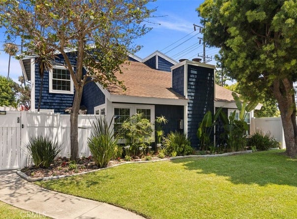 624 W Wilson Street, Costa Mesa, CA 92627