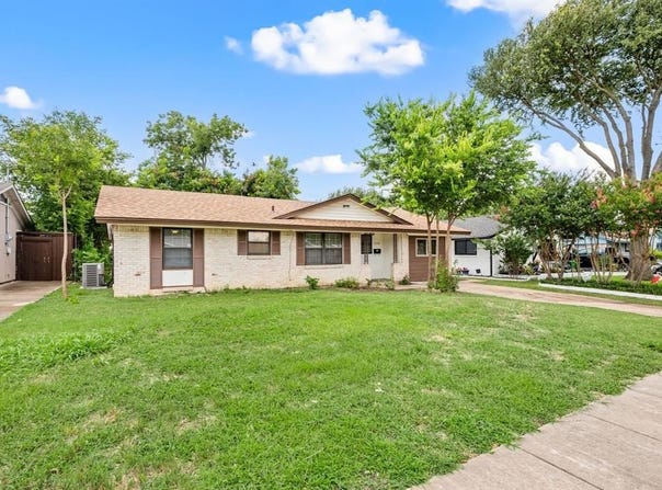 1832 Moonbeam Lane, Carrollton, TX 75006