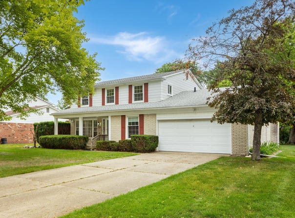 18210 Rainbow Drive, Lathrup Village, MI 48076