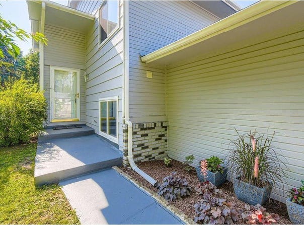 8905 Magnolia Lane N, Maple Grove, MN 55369