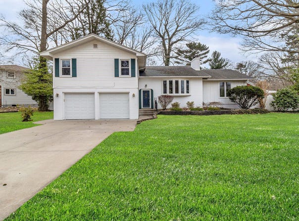 815 Plymouth Drive, North Muskegon, MI 49445