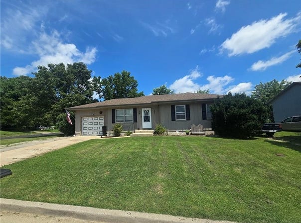 701 E Grandriver Street, Clinton, MO 64735