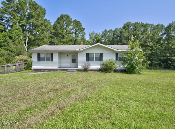 463 Lynch Cemetery Road, Hollister, NC 27844