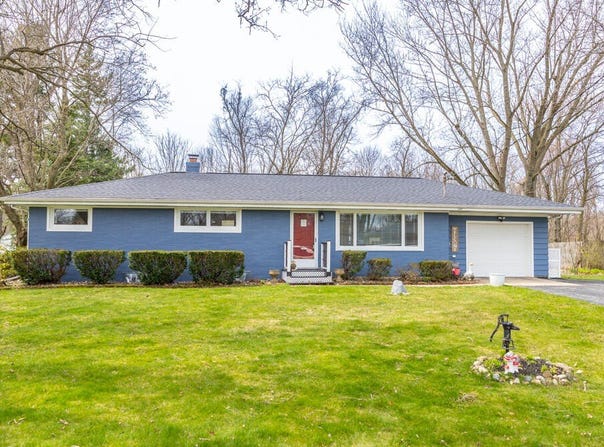 152 Country Club Drive, La Porte, IN 46350