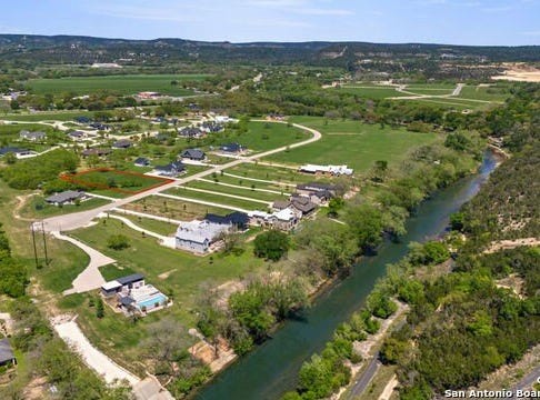 902 Bingham Ln, New Braunfels, TX 78132-2181