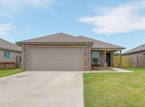 1608 Chuck Wagon Drive, El Reno, OK 73036