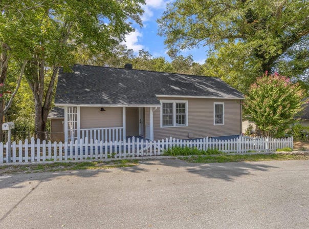 9 Hampton Street, Ware Shoals, SC 29692