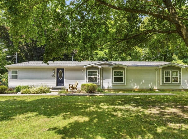 634 E Elkhart Street, Bristol, IN 46507