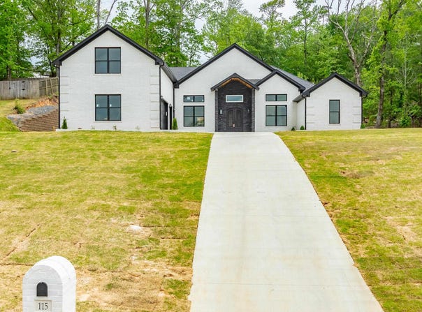 115 NAVAJO Trail, Maumelle, AR 72113