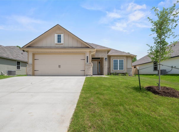 111 Adaline Bend, McGregor, TX 76657