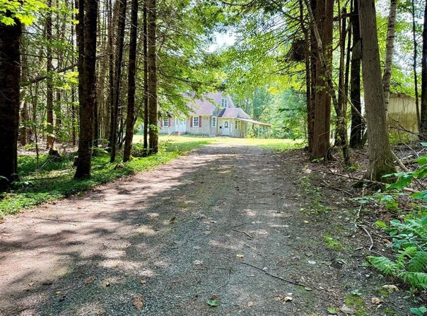 1606 Avenue Road, Exeter, ME 04435