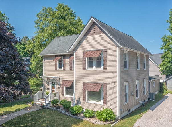 464 Kalamazoo Street, South Haven, MI 49090