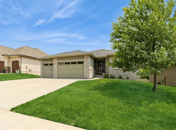 4485 NW 167th Street, Clive, IA 50325