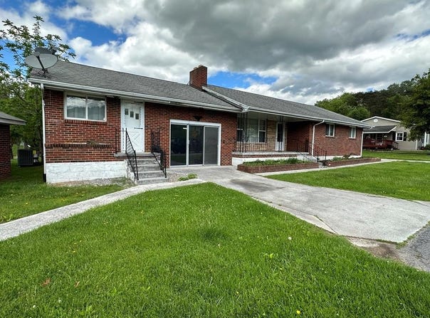 23 Hillcrest Drive, PETERSTOWN, WV 24963