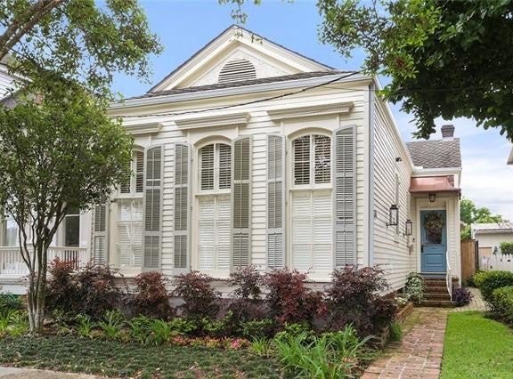 5934 CHESTNUT Street, New Orleans, LA 70118