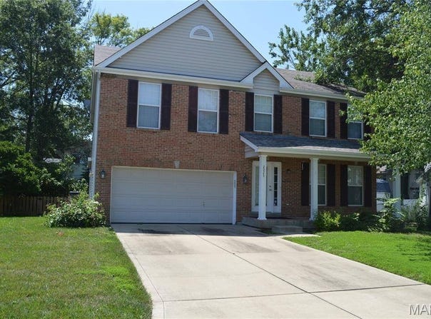 2023 Williamstown Drive, Saint Peters, MO 63376