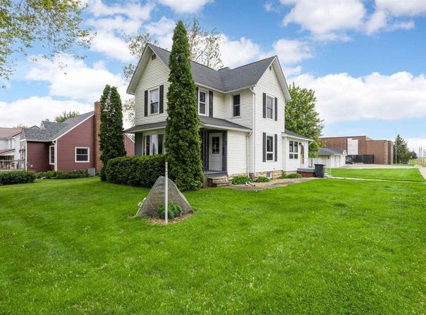 502 5th Ave, Clarence, IA 52216