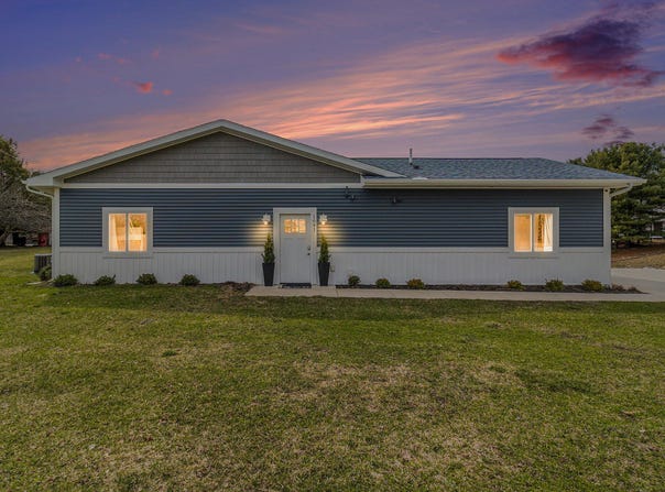 1641 N Arrowhead Drive, Mears, MI 49436