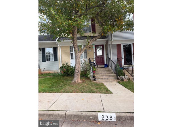 8633 BRAXTED Lane, MANASSAS, VA 20110