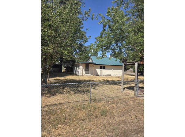 323 E D St, Deer Park, WA 99006-0000