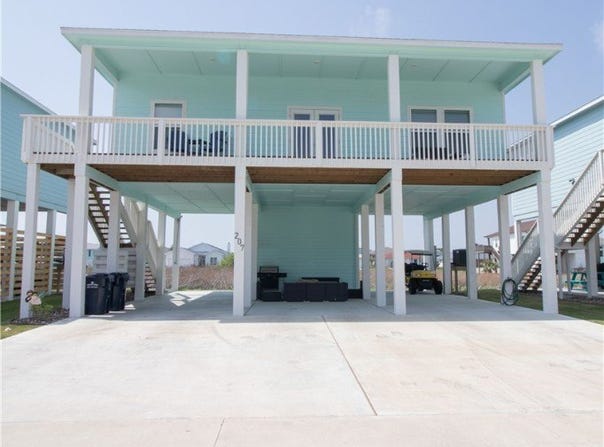 207 Paradise Drive, Rockport, TX 78382