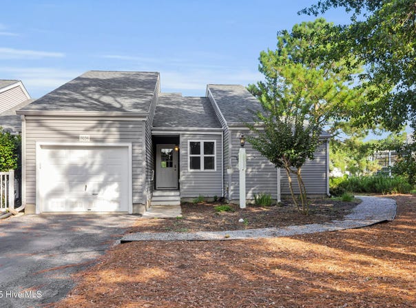 11034 Windward Drive, New Bern, NC 28560