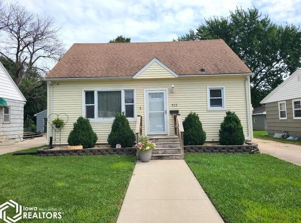 915 N Polk Avenue, Mason City, IA 50401