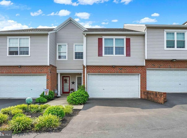 2325 SLATER HILL LANE E, YORK, PA 17406