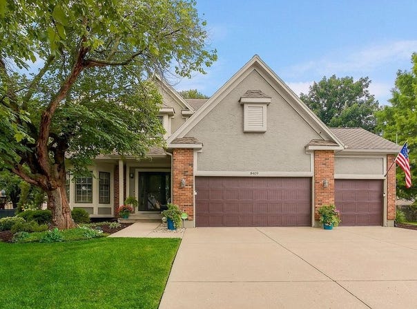 8409 W 154TH Street, Overland Park, KS 66223