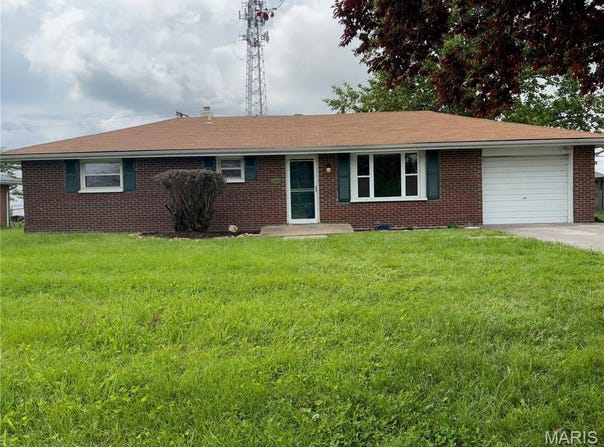 7208 Montclair, Godfrey, IL 62035