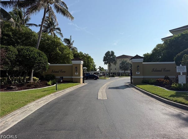 1789 Four Mile Cove Parkway, Cape Coral, FL 33990