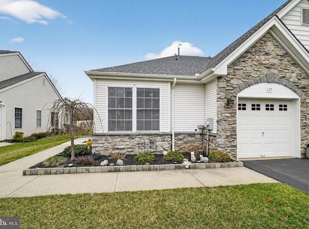 137 BURHOLME DRIVE, HAMILTON, NJ 08691