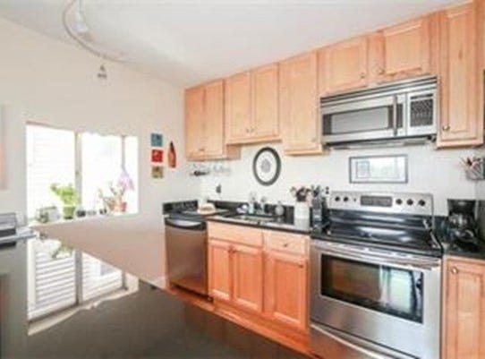 386 E 8th St, Boston, MA 02127