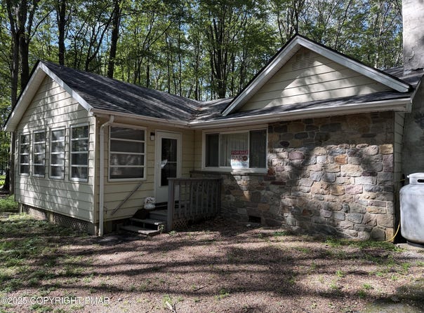 1146 Colt Lane, Pocono Summit, PA 18346