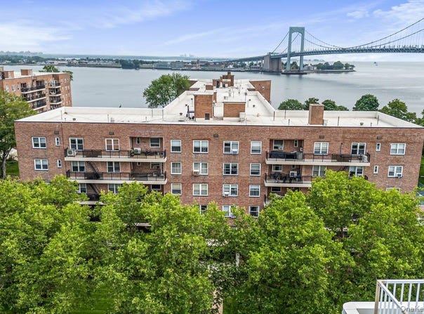 162-01 Powells Cove Boulevard, Beechhurst, NY 11357