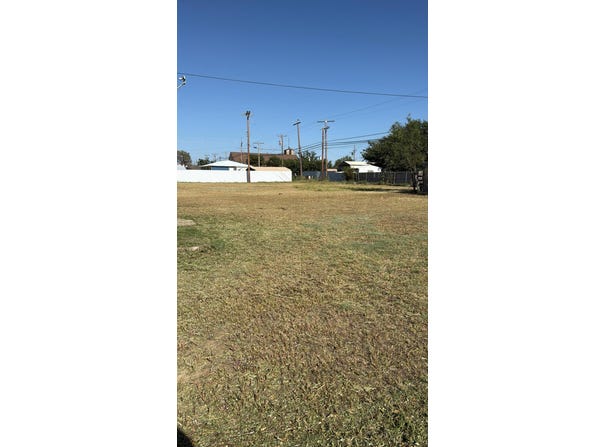 402 10th Street, Ralls, TX 79357