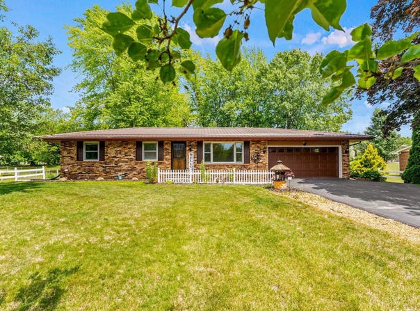2801 Sharon Street, Winona Lake, IN 46590