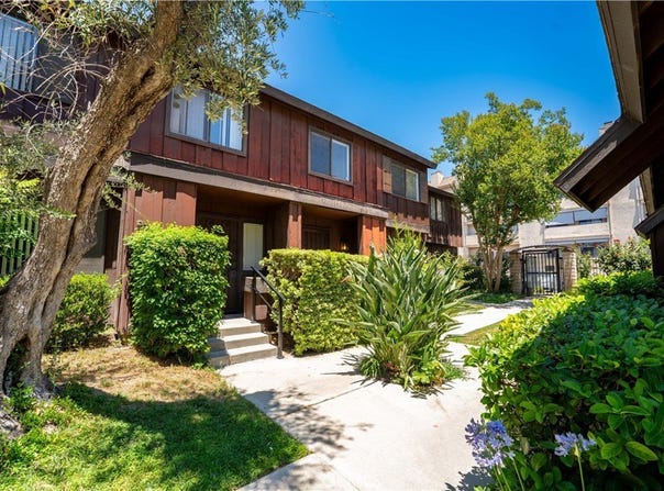 20110 Cohasset Street, Winnetka, CA 91306
