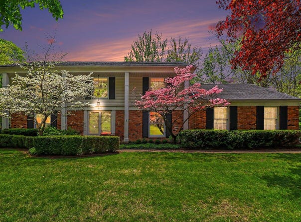 910 S Shady Hollow Circle, Bloomfield Hills, MI 48304