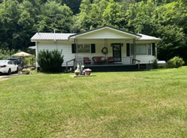 90 Glen Dr, Prestonsburg, KY 41031
