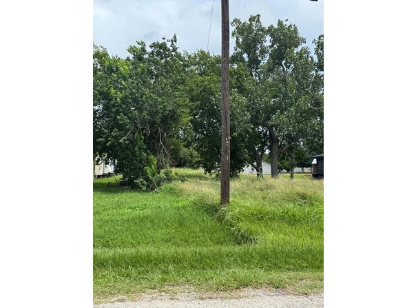 1102 Perryman, Palacios, TX 77465