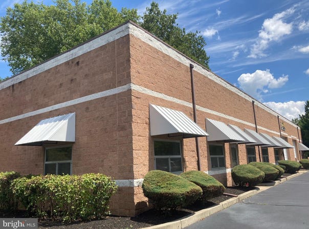 1700 SYLVAN Avenue, HAMILTON, NJ 08610