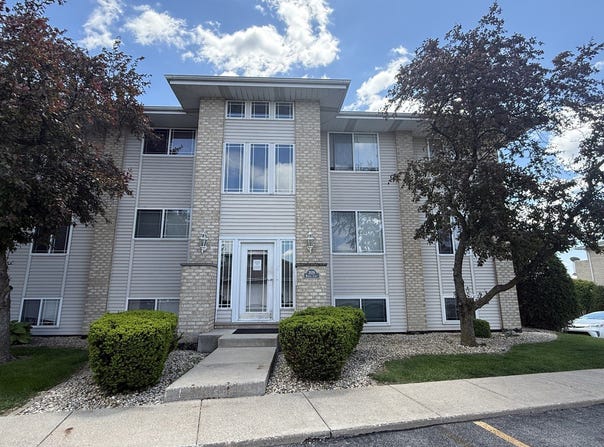 Crest Hill, IL 60435
