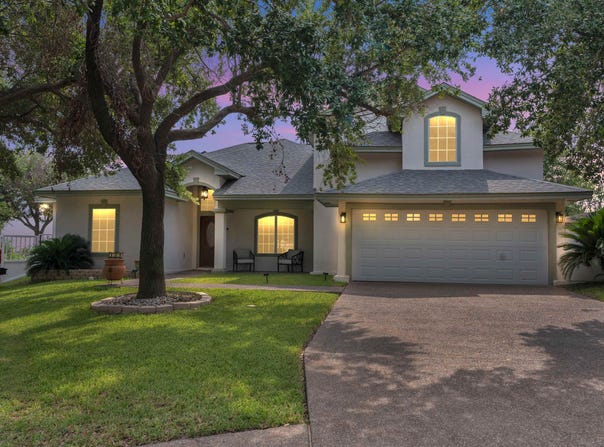 401 Wren Point, Laredo, TX 78045-8182