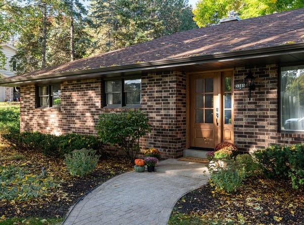3385 Bradee Rd, Brookfield, WI 53005