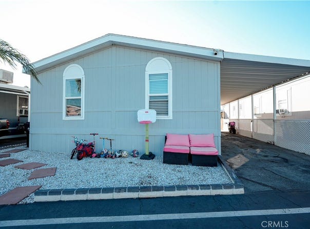 3667 Valley Boulevard, Pomona, CA 91768