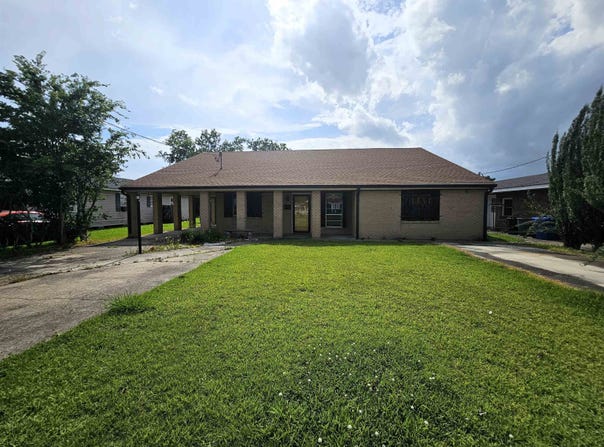 904 Tiger Dr, Thibodaux, LA 70301