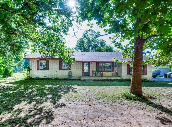 108 S 3rd Street, Stroud, OK 74079
