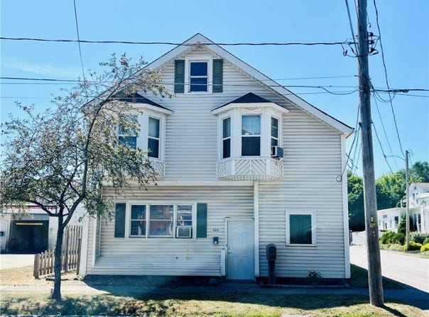 404 S Broadway, Geneva, OH 44041