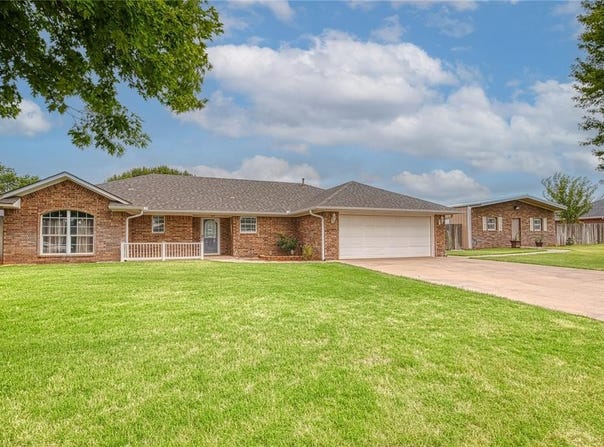 151 Calhoon Street, Elk City, OK 73644